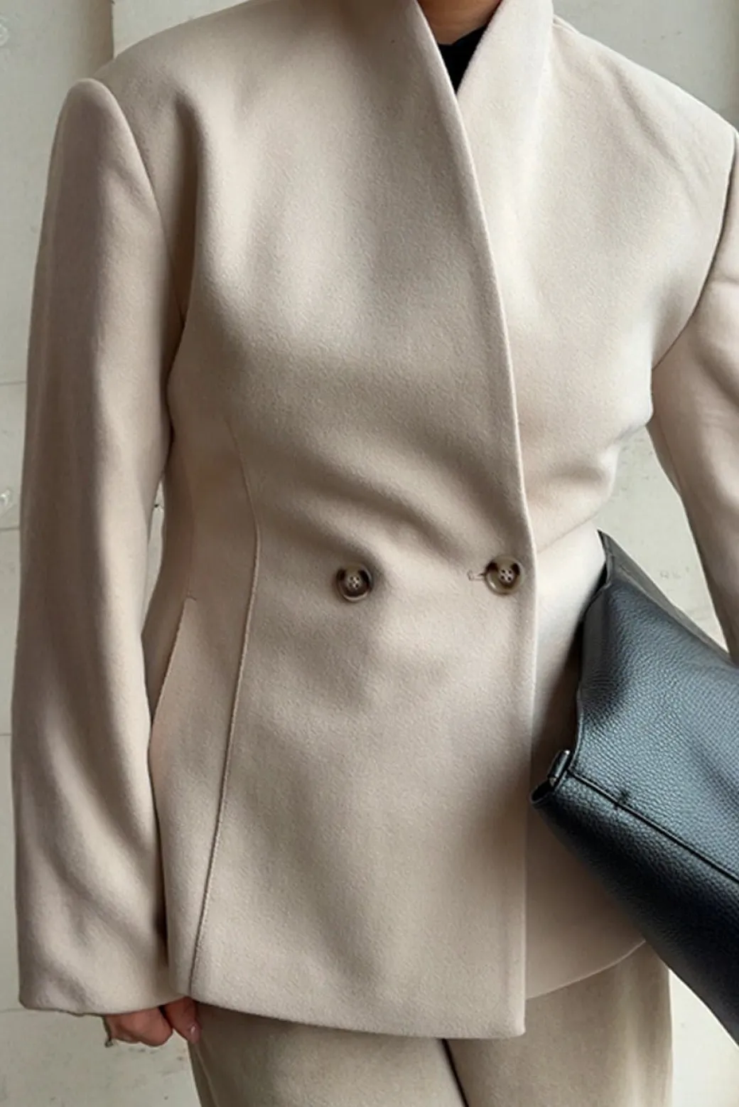 Shaped wool blend jacket