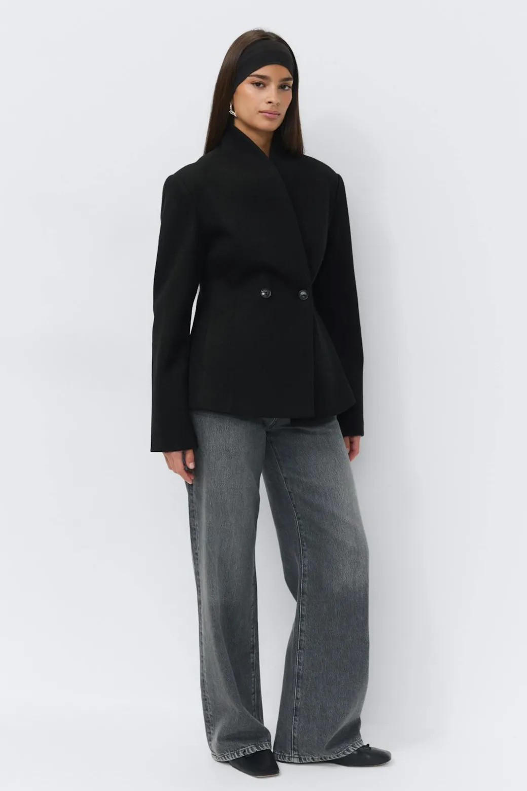Shaped wool blend jacket