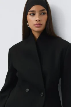 Shaped wool blend jacket