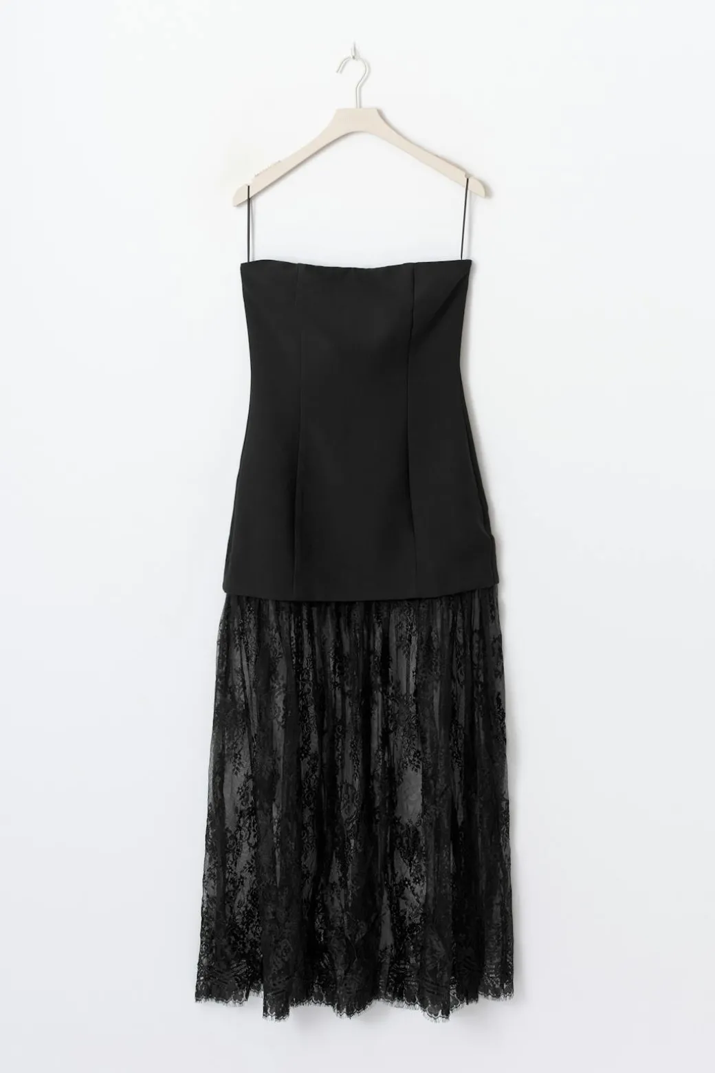 Sleeveless lace maxi dress