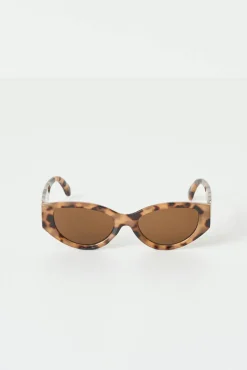 Slim cat eye sunglasses