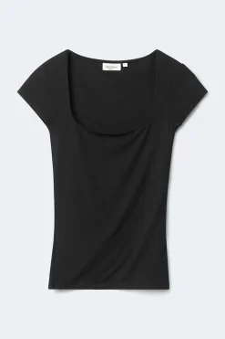 Slim fit short sleeve top
