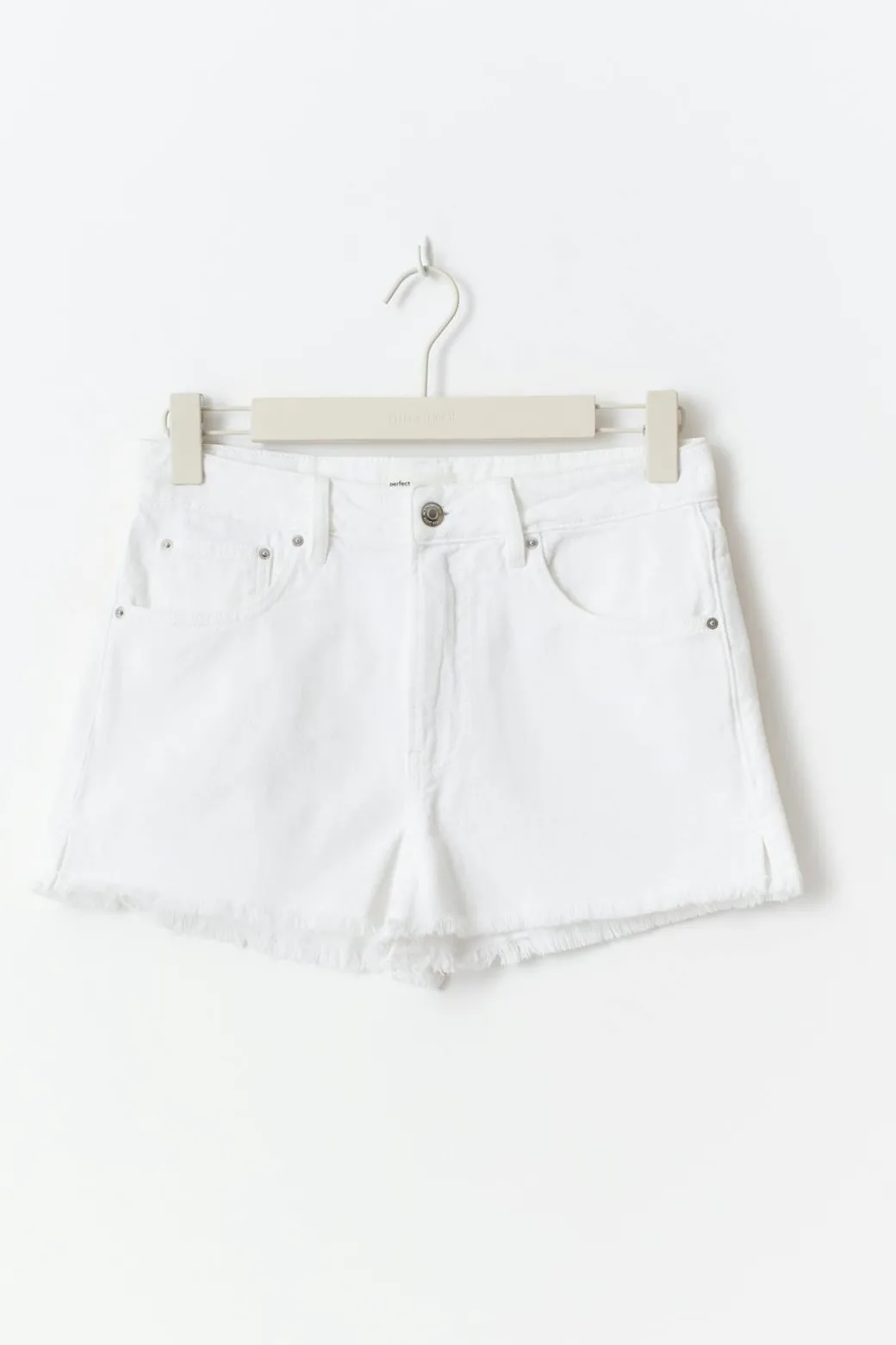 Slit denim shorts