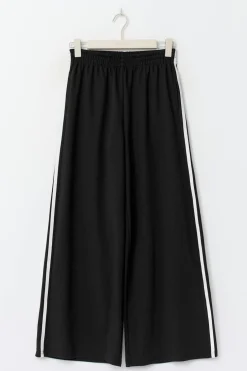 Sporty wide trousers
