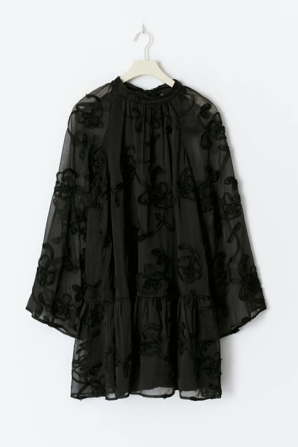 Structure dress