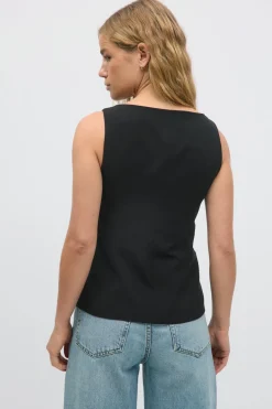 Tailored boatneck vest