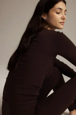 Tight fit long sleeve top