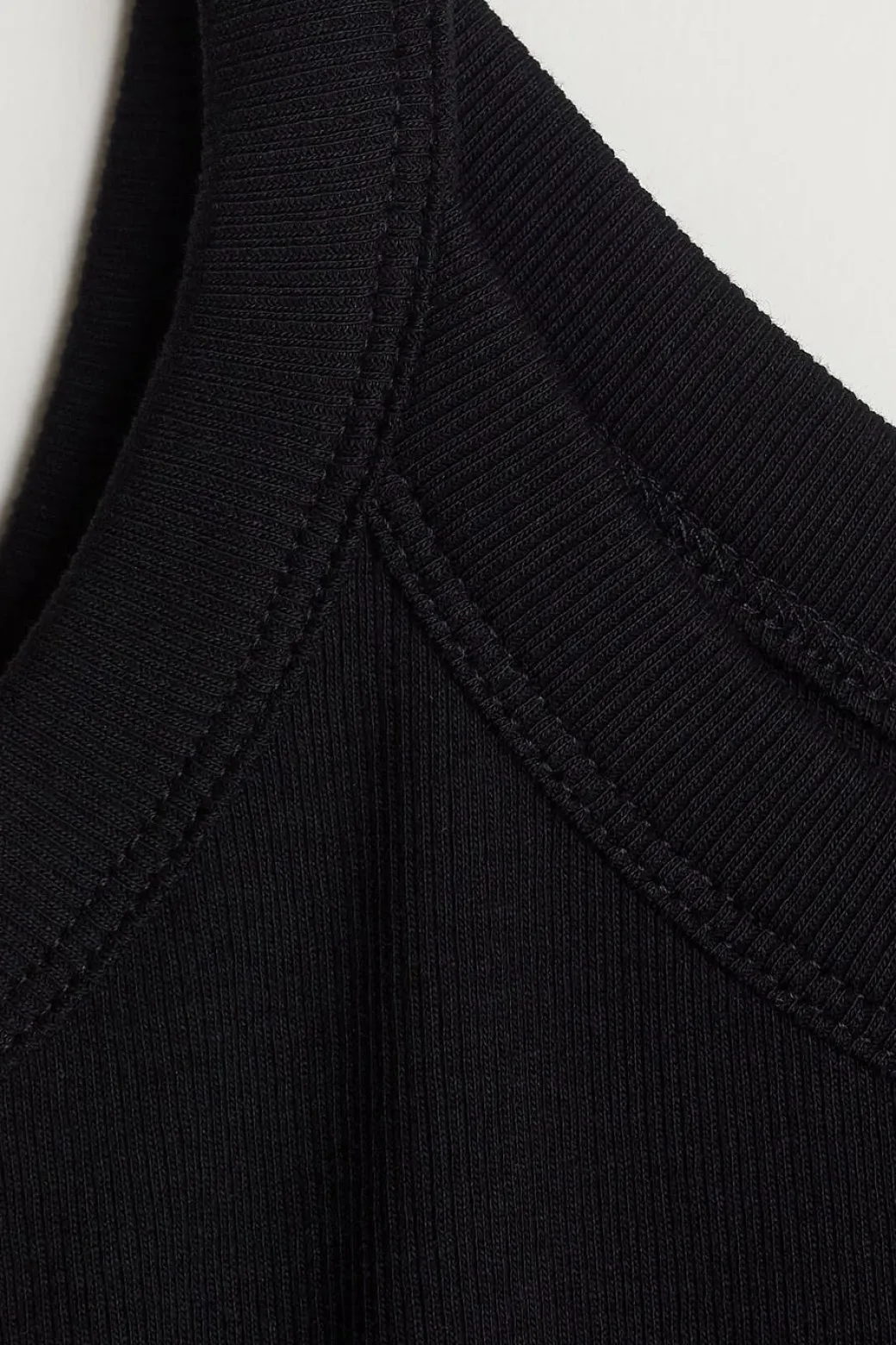 Tight fit rib singlet