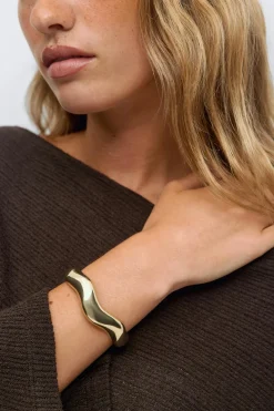Wave bracelet