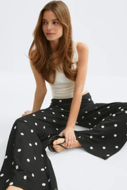 Wide leg trousers