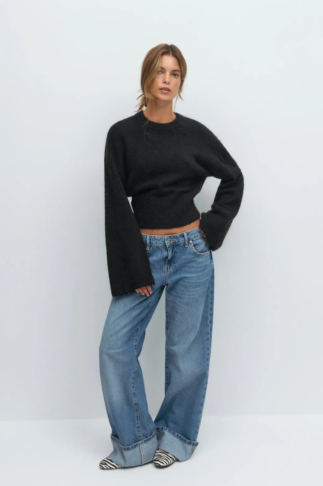 Wide sleeve knitted sweater