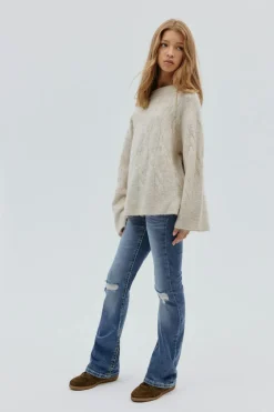 Y cable knitted sweater
