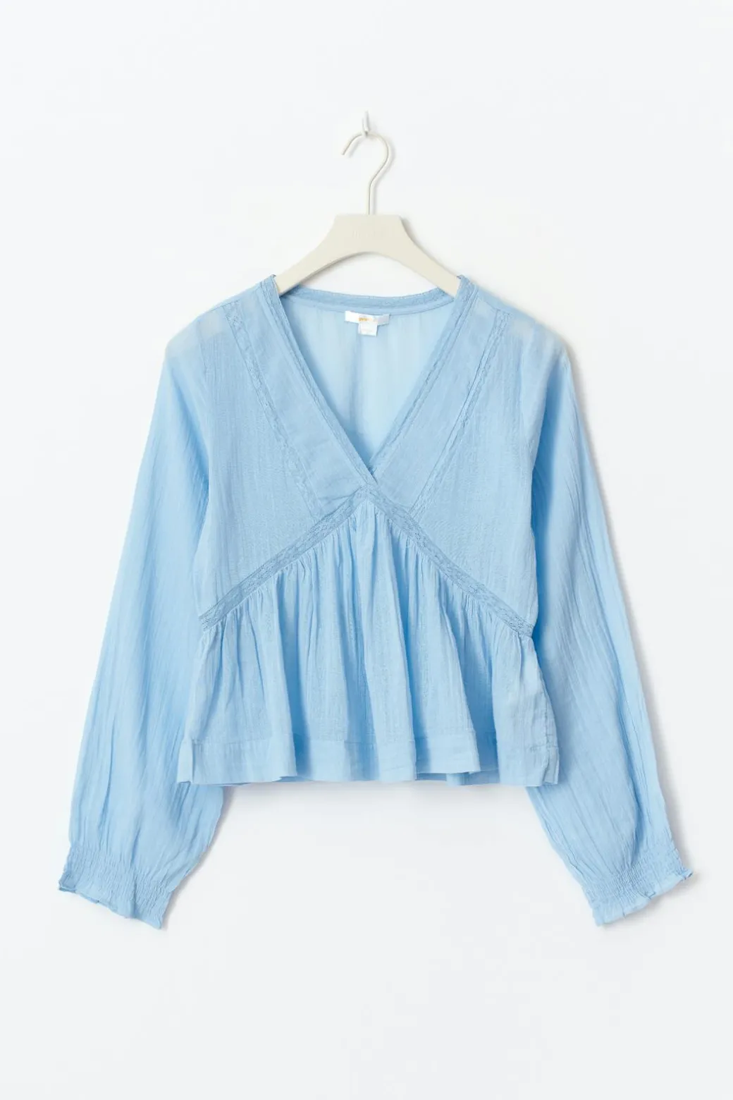Y lace blouse