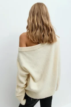 Y oversized knitted sweater