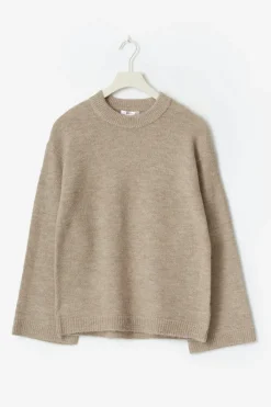 Y oversized knitted sweater