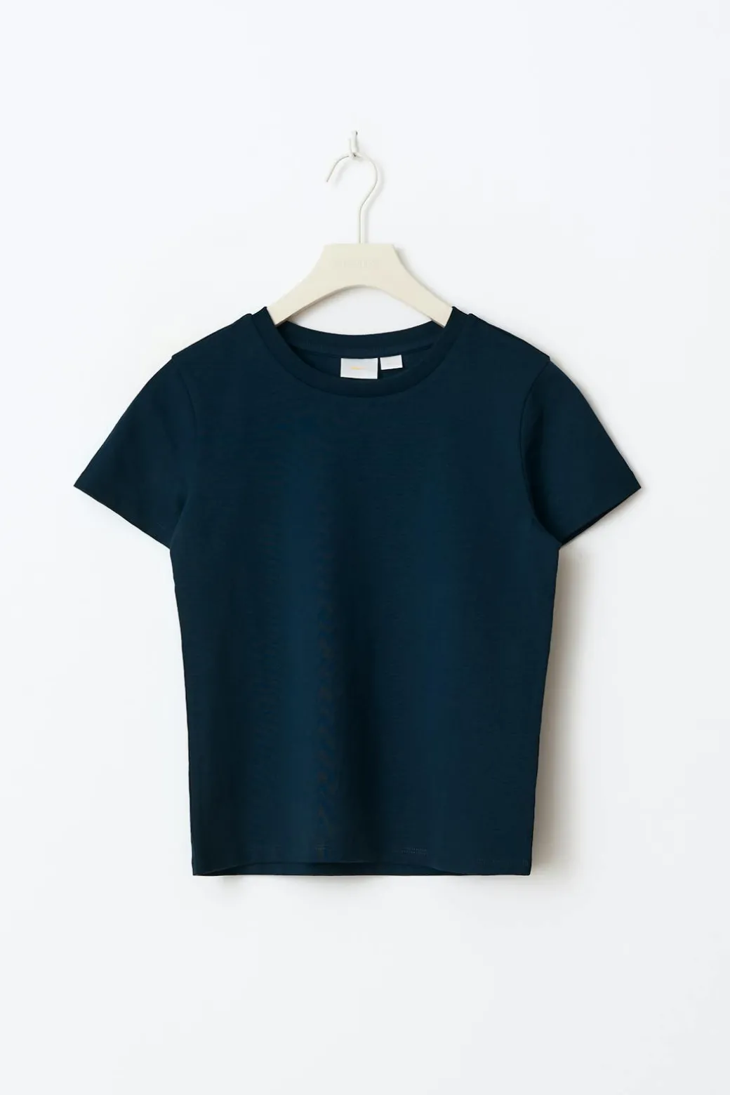 Y scandi basic tee