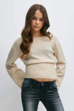 Y shaped knitted sweater