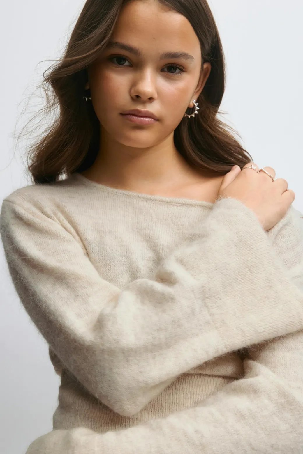 Y shaped knitted sweater